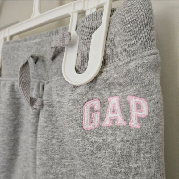 3/$20 GAP Gray Sweatpants / Joggers Size 2 - Picture 2 of 4